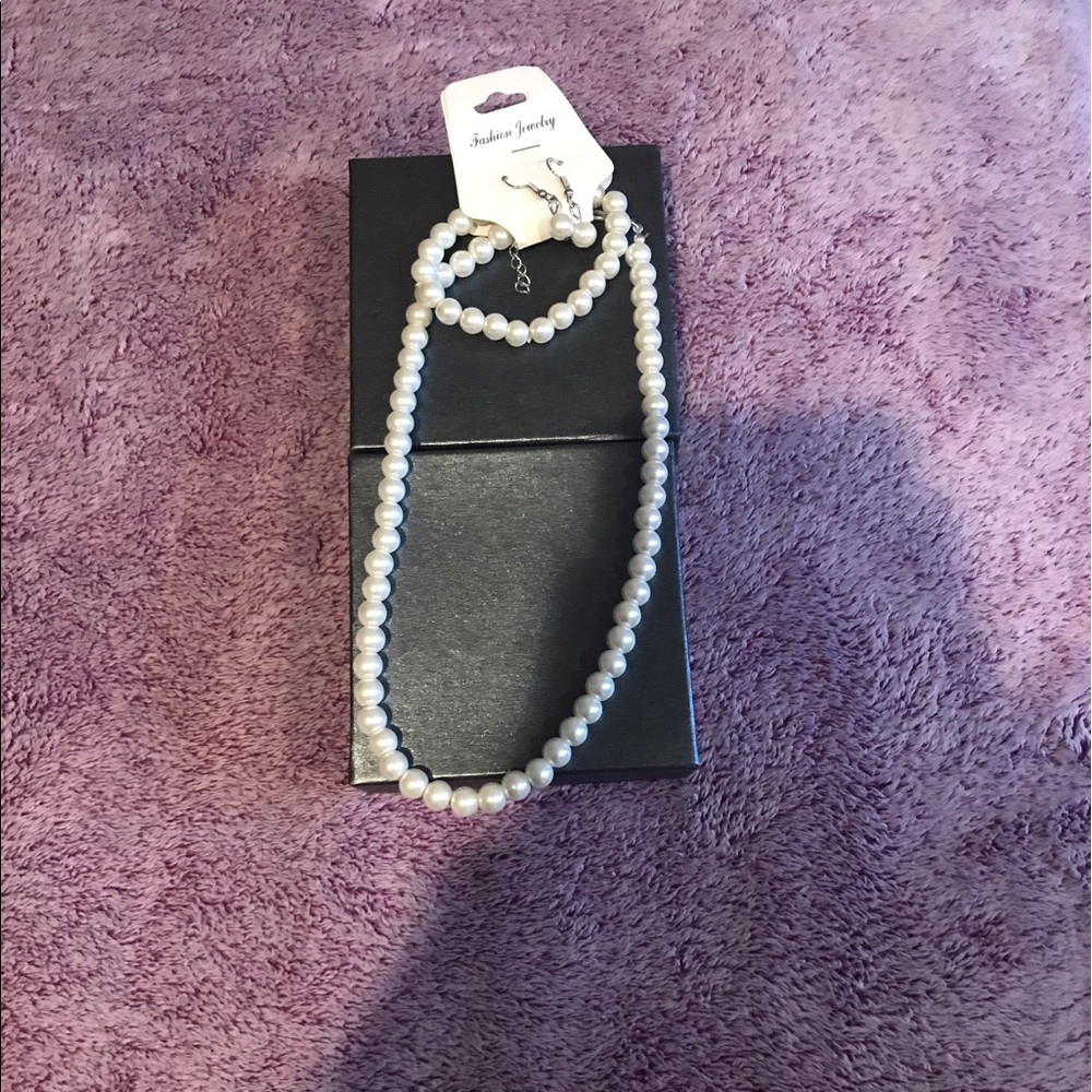 Matching Pearl Set