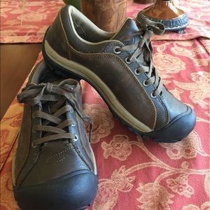 Keen Sz8 Brown Nubuck Lace Up Sport Shoe