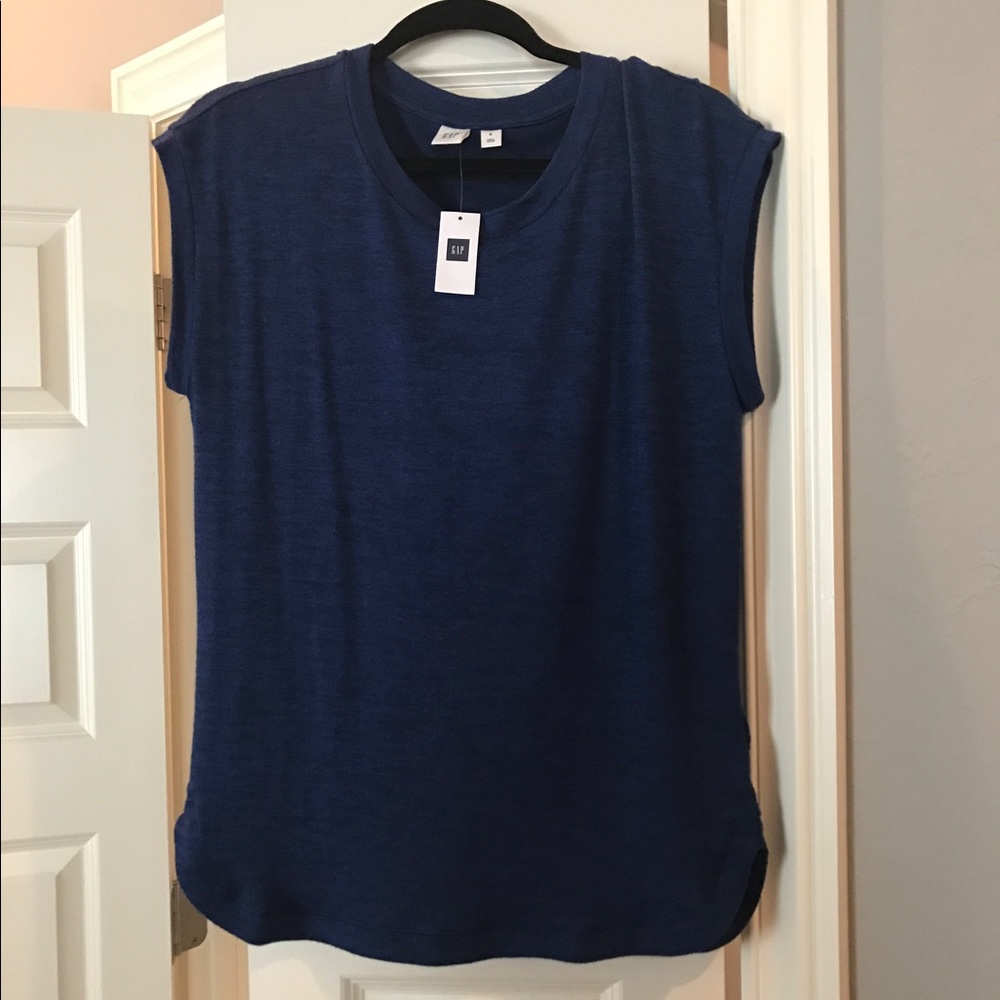 New with tags Gap sweater top