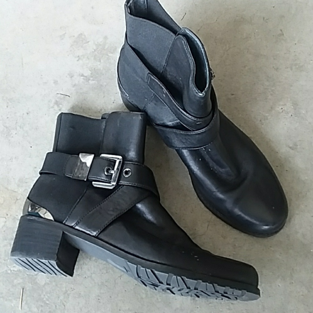 Stuart weitzman black heeled boots