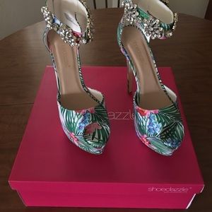 Shoe Dazzle pumps, Nayana, multi, 7.5