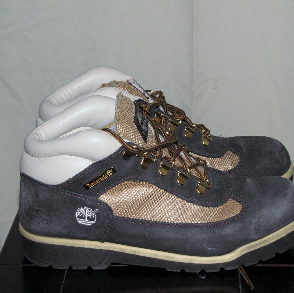 TIMBERLAND HIKING BOOTS