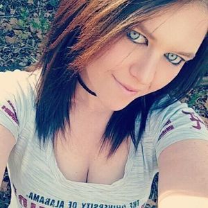 Meet your Posher, Becca