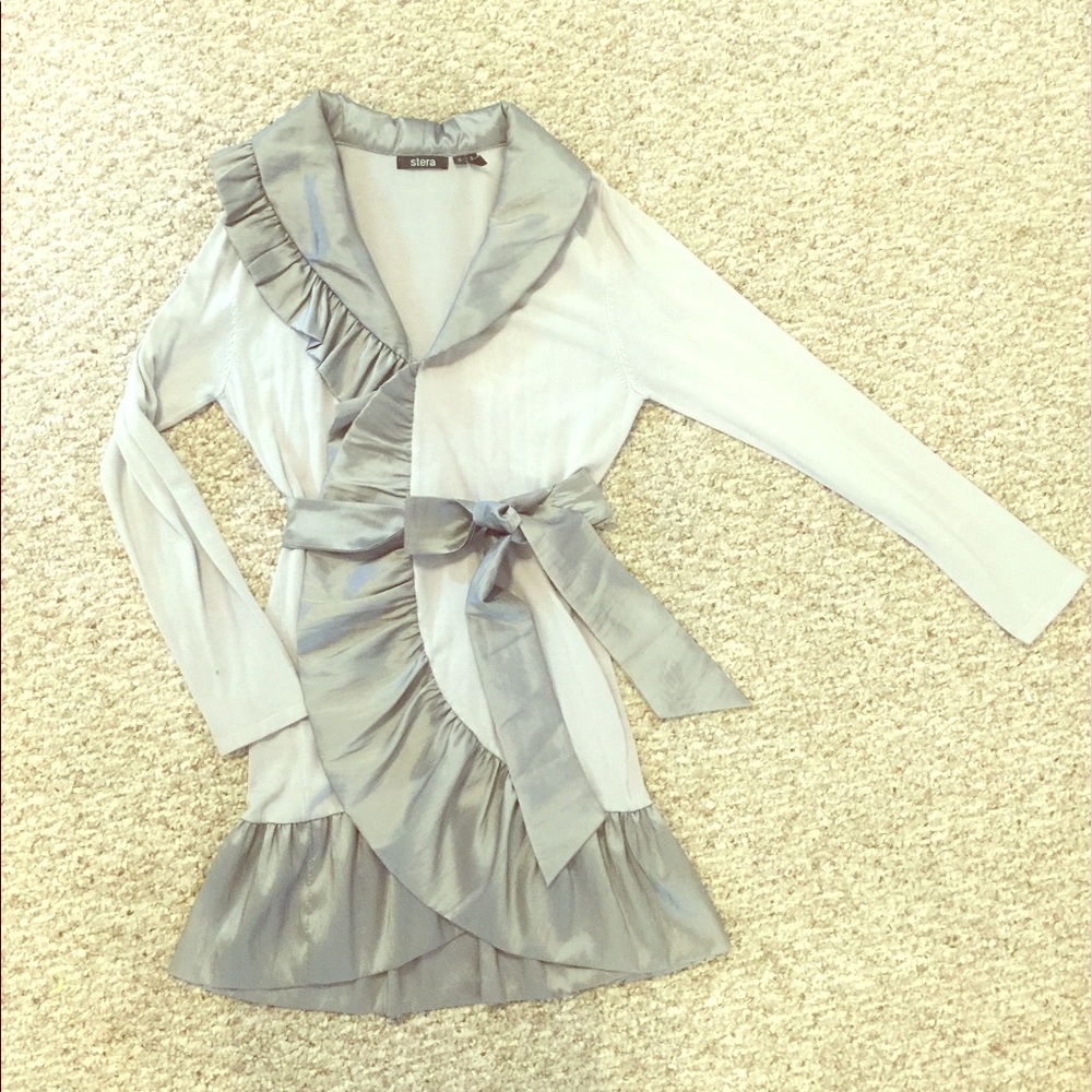 Size s ruffle sweater jacket modest Samuel dong