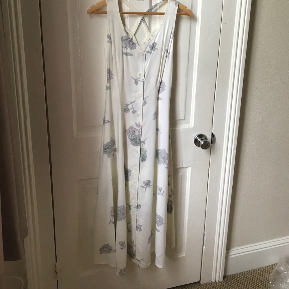 Flowing, Floral Maxi Dress