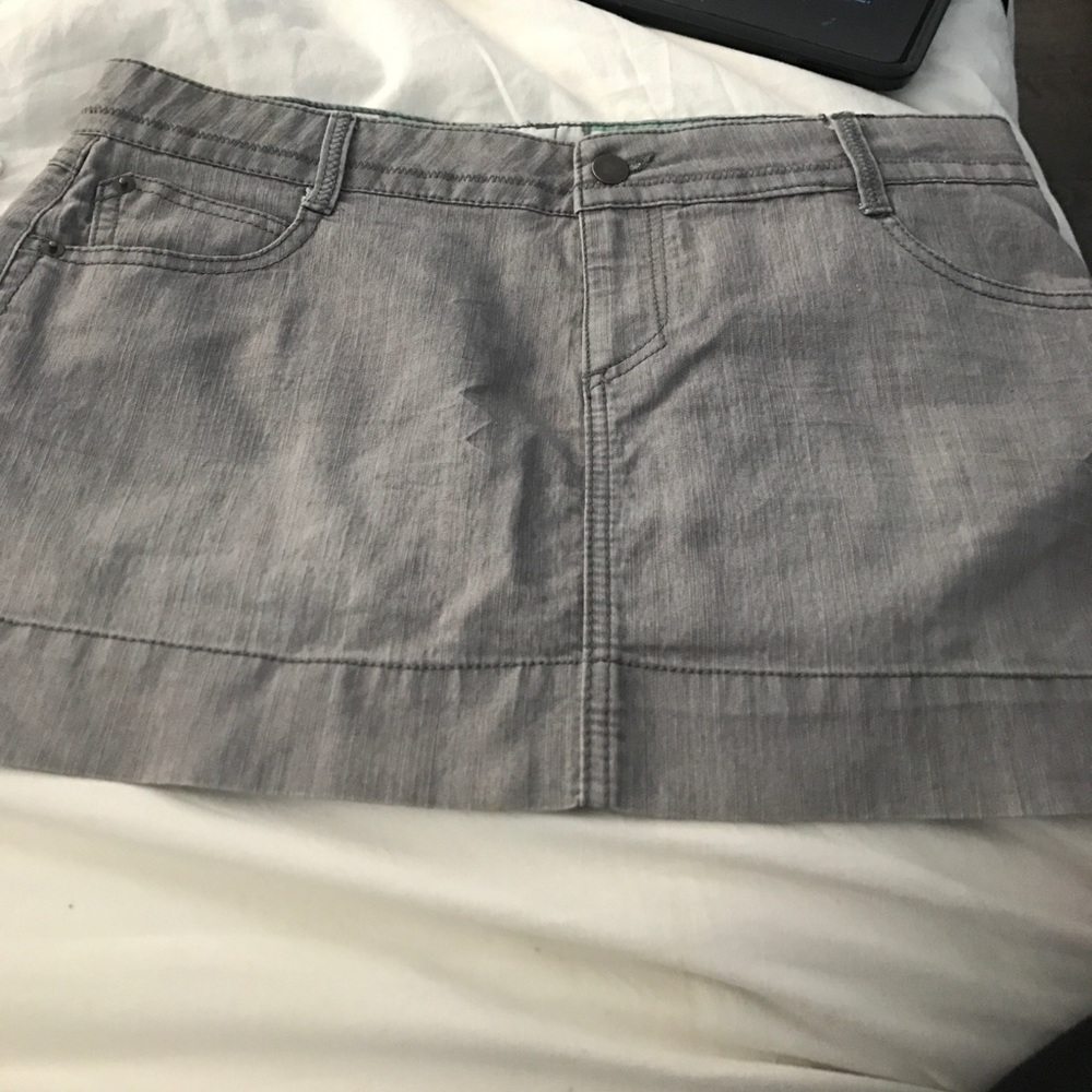 Grey skirt