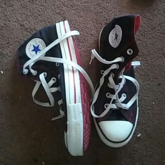 black converse red stitching