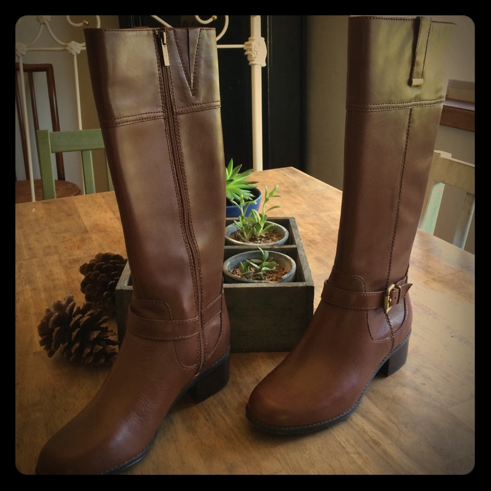 Brown leather Bandolino boots, brand new