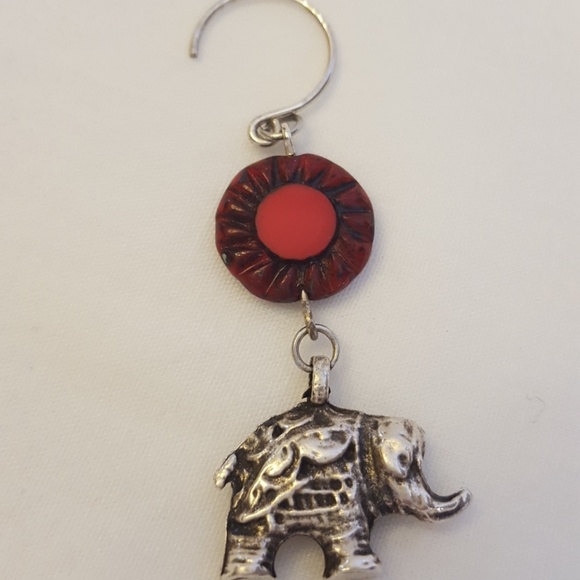 Elephant drop earrings - Picture 2 of 3