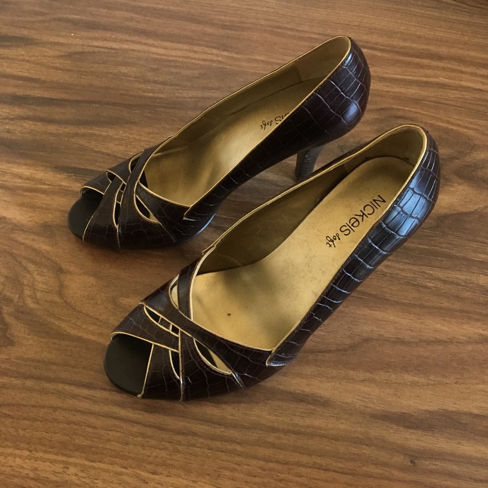 Gold and chocolate heels