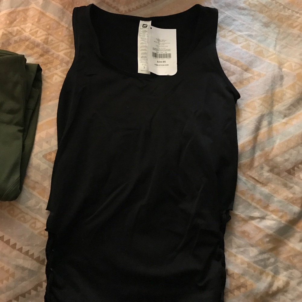 Fabletics NWT size small. Black tank