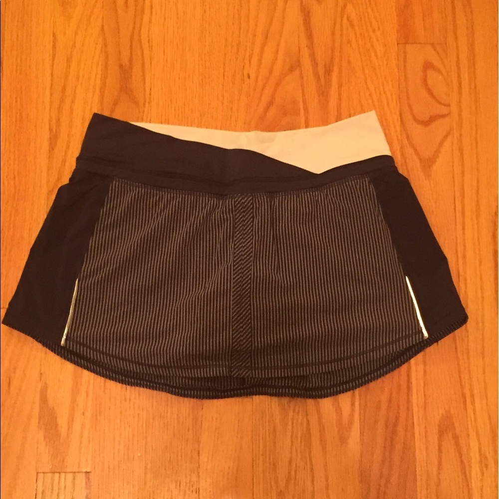 RARE Lulu lemon skirt. Size 4