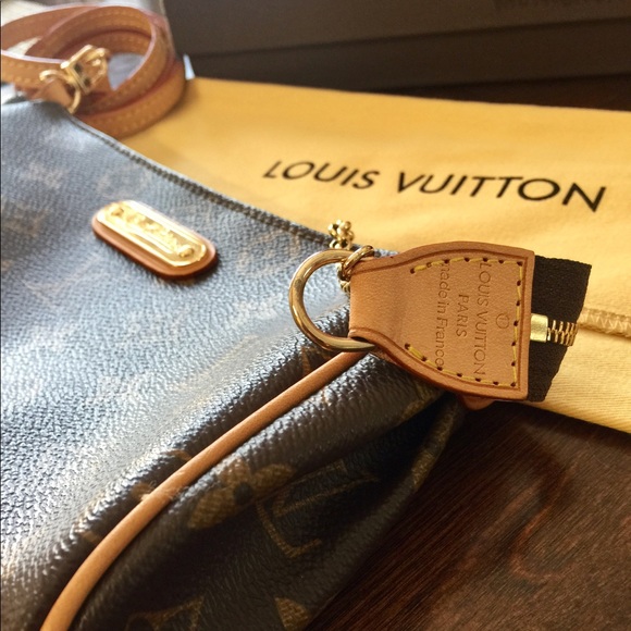 SOLD! Monogram Eva Clutch - Picture 4 of 6