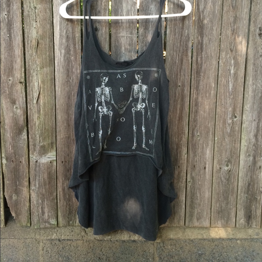 Cutout high low tank