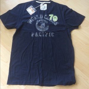 Brand new with tags FOX MEN shirt. XL.