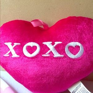 Xoxo mini pillow