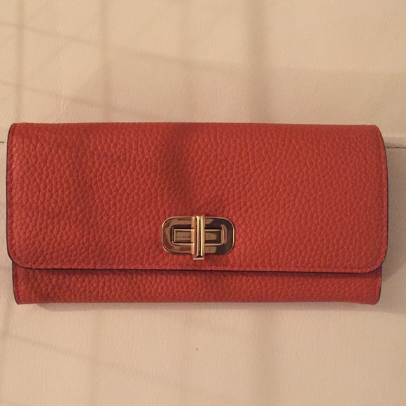 MICHAEL KORS WALLET - Picture 2 of 6