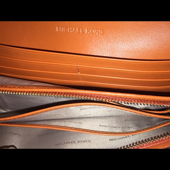MICHAEL KORS WALLET - Picture 4 of 6