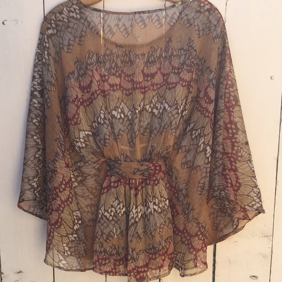 Willow & Clay Sheer Boho top with Flare Sleeves - Picture 5 of 7