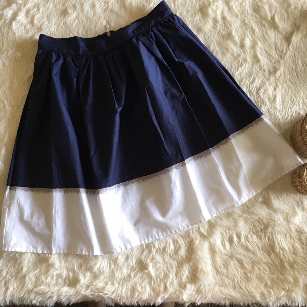 🌿NWT Reed Navy Blue and White Colorblock Skirt🌿