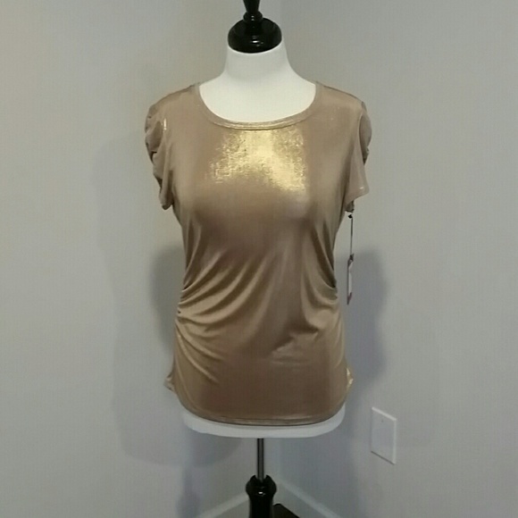 NEW VINCE CAMUTO GOLD METALLIC SHORT SLEEVE TOP - Picture 1 of 7