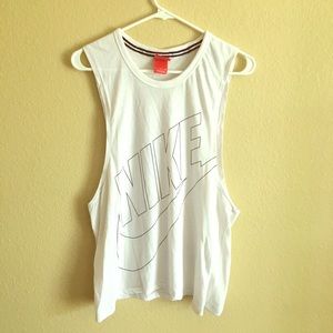 ☀️🌊OVER 50% OFF!! Nike tank🌊☀️