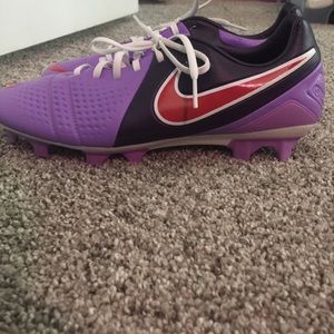 nike soccer cleats (new)