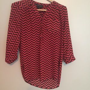 Perfect tunic to pair with leggings or jeans!