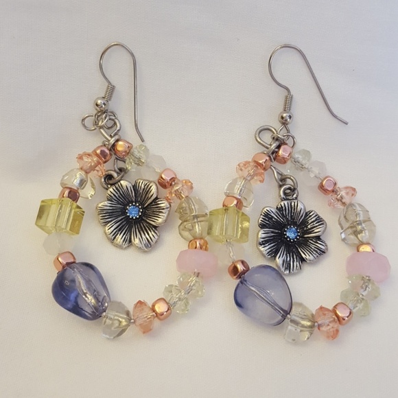 NWT Multicolored beaded flower drop earrings - Picture 1 of 3