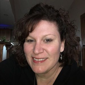 Meet your Posher, Delcie