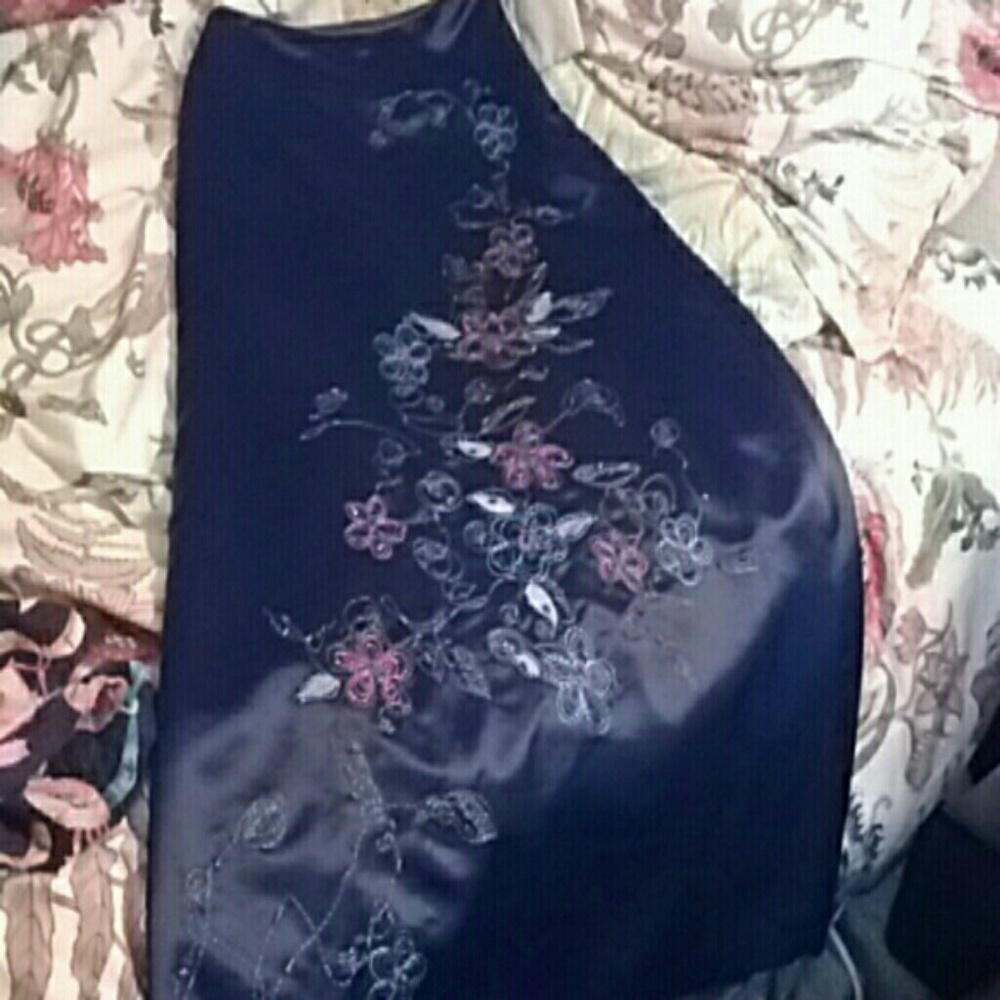 SATIN EMBROIDERED SKIRT