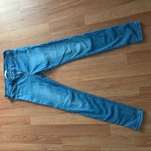 Abercrombie kids Medium Wash Skinny Jeans .