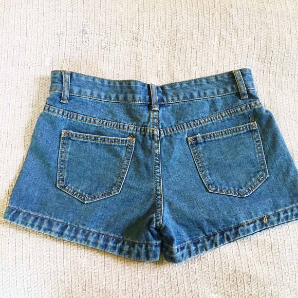 HPπ Embroidered jean shorts - Picture 3 of 5
