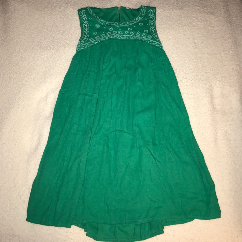 Green linen dress