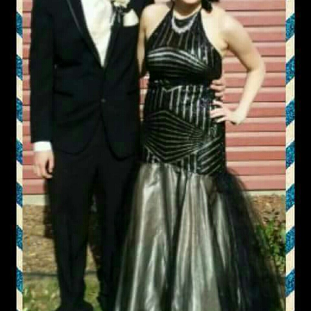 Formal dress size 9/10.