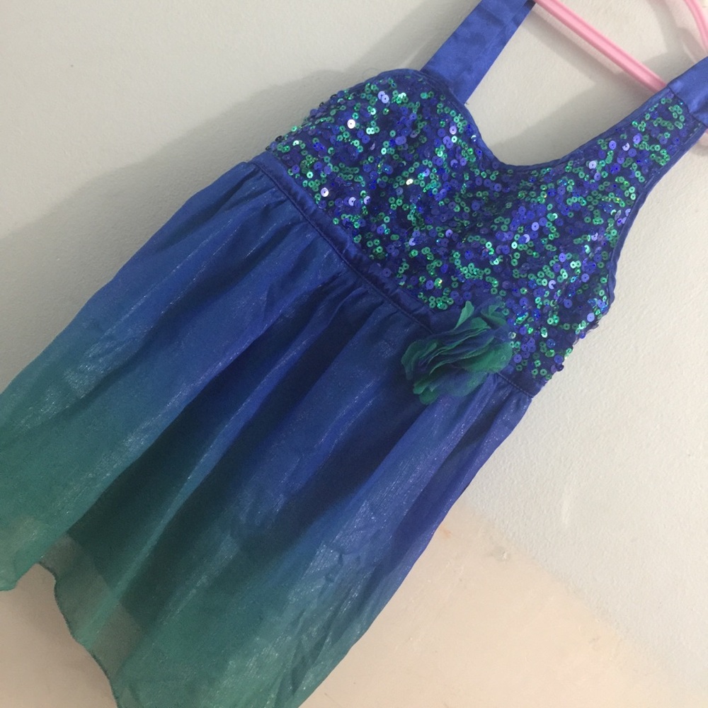 blue/green girls shirt