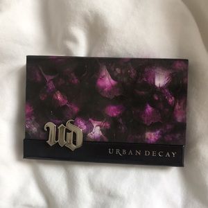Urban Decay Shadow Box