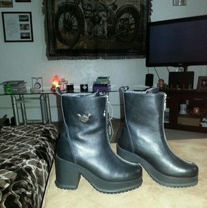 Super cool women's sz 7 Harley Davidson boots