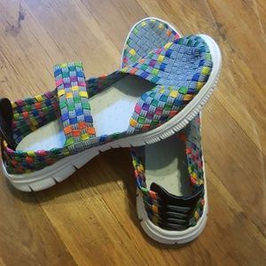 NWOT awesome summer woven shoes,
