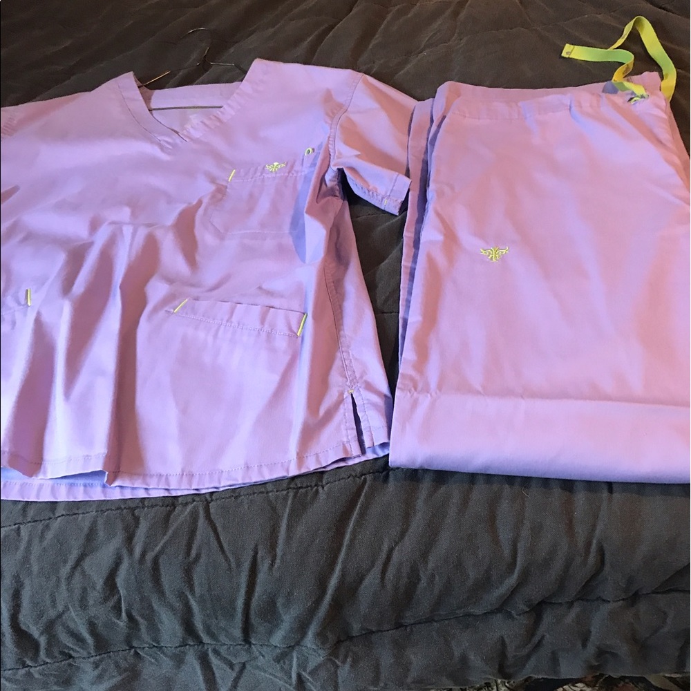 Med Couture Scrubs Size Large