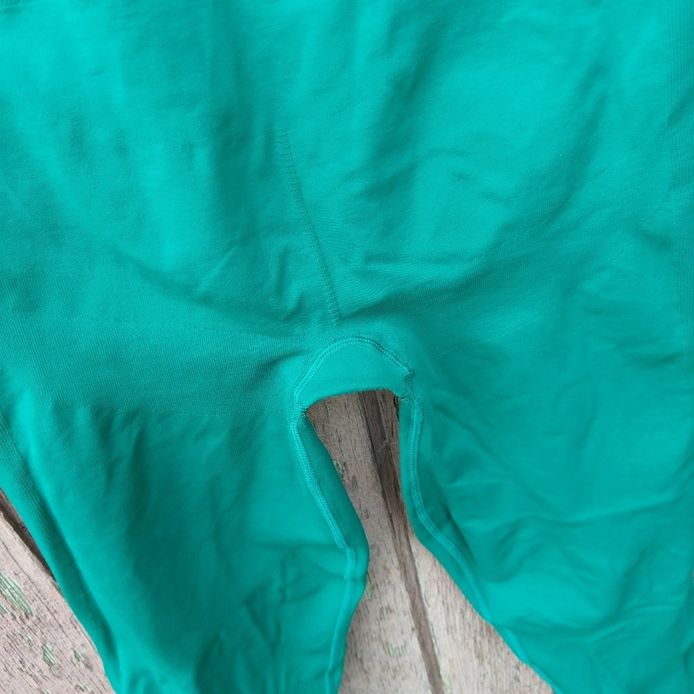 Lululemon zone in tights - Picture 3 of 5