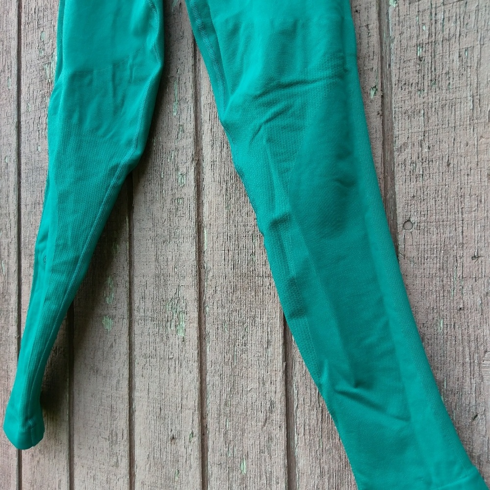 Lululemon zone in tights - Picture 5 of 5