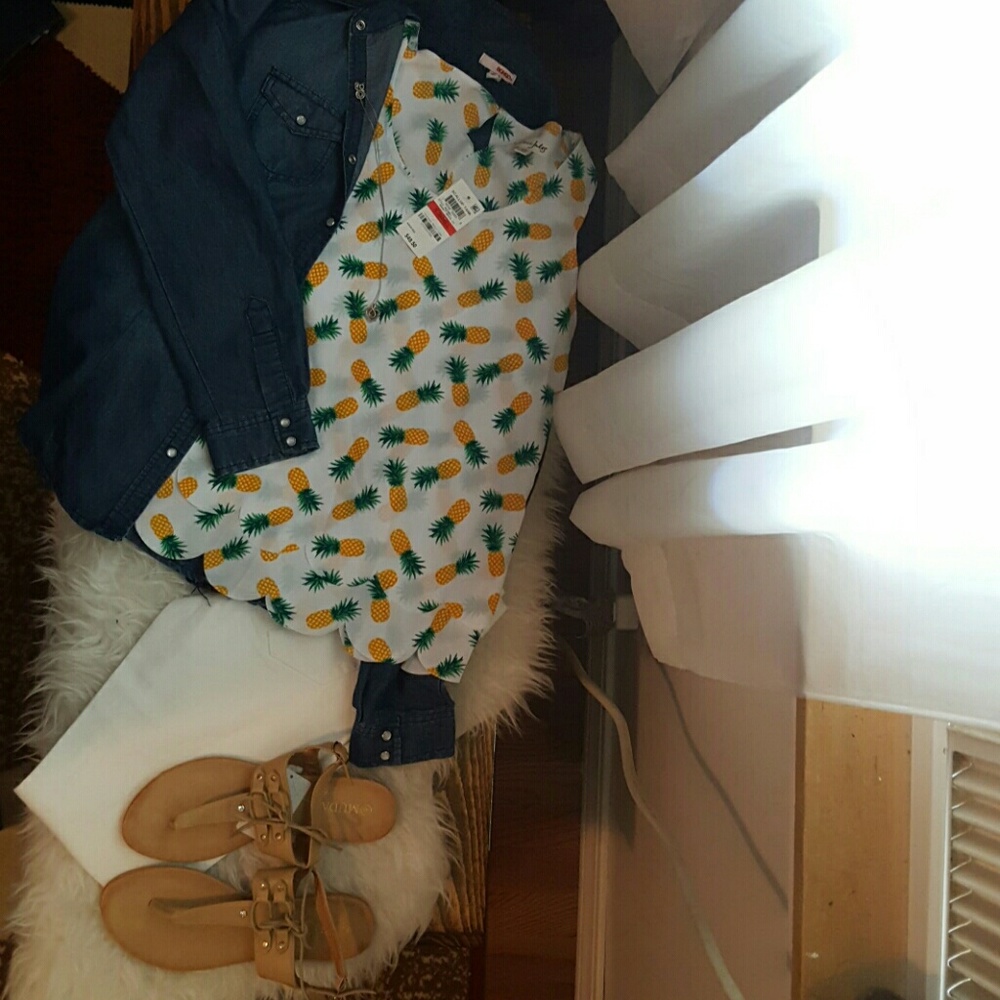 SOLD! Yum...pineapple, pineapple, pineapple