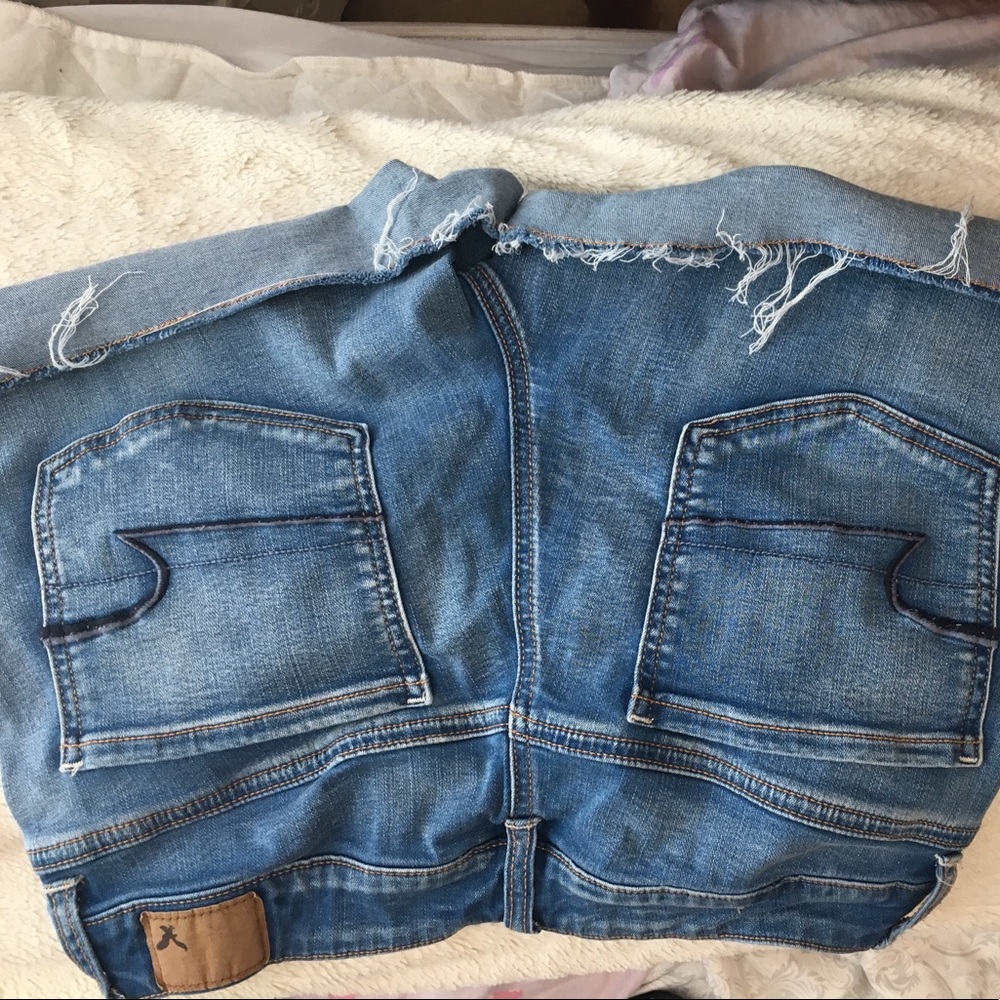 Shorts - Picture 2 of 3