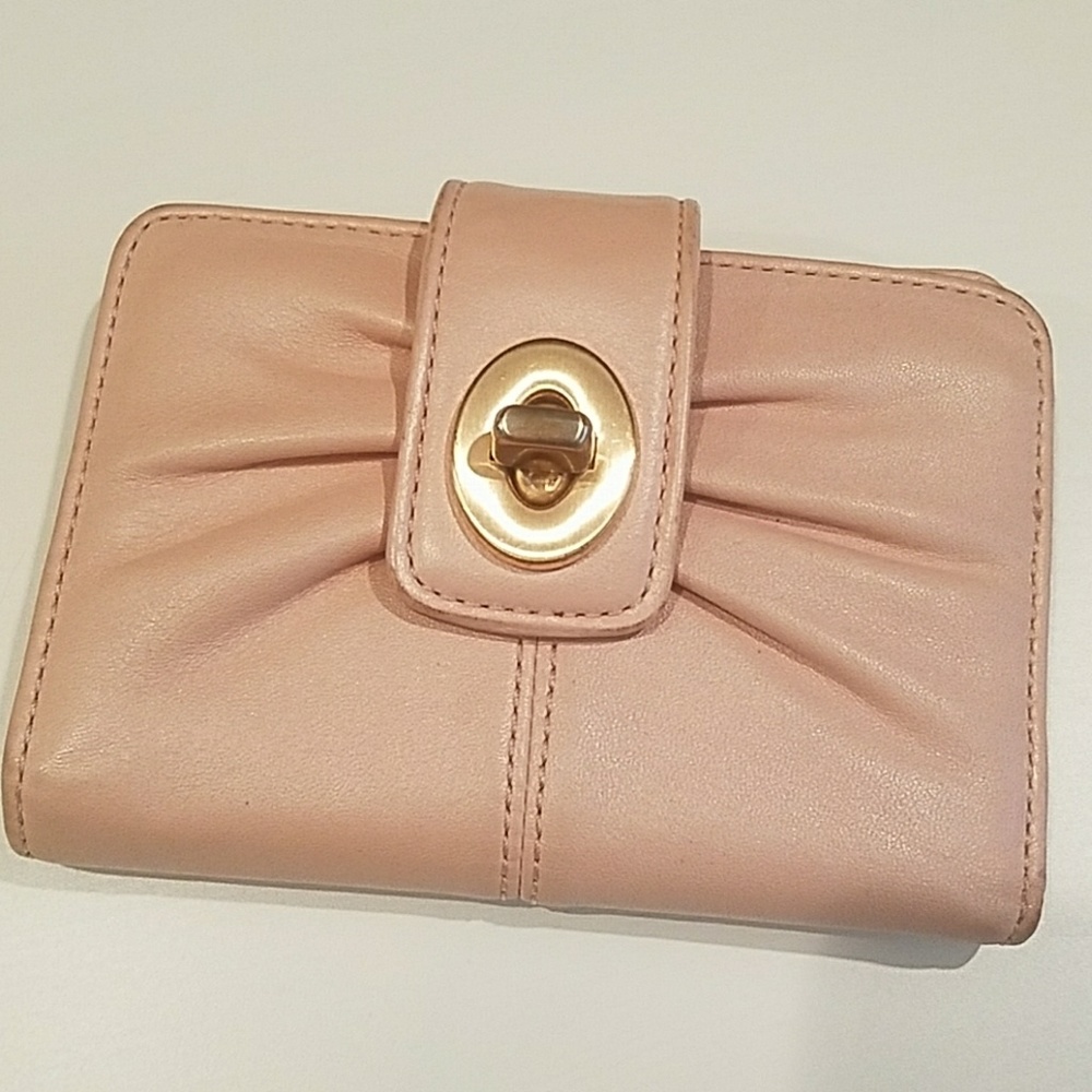 🎉HP💕Authentic Coach wallet in blush