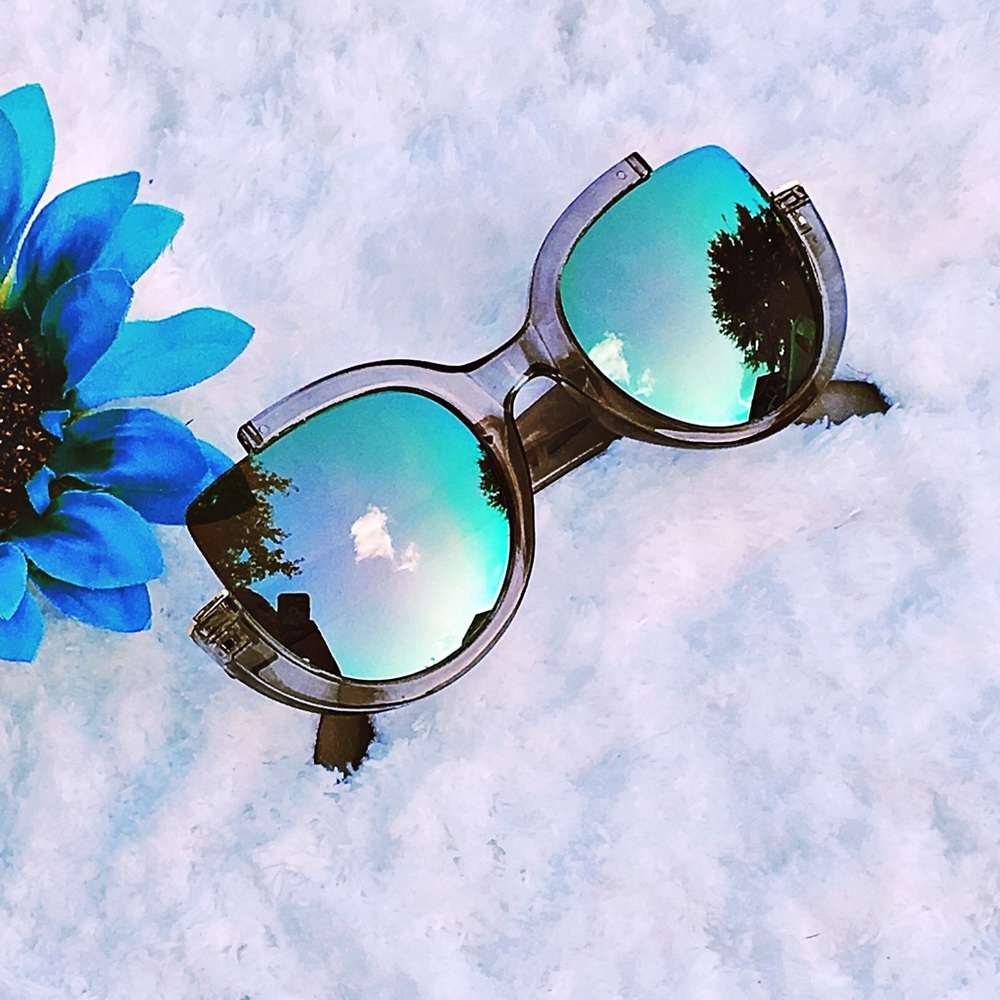 "Emery" Retro ¾ Cut Frame Cateye Sunnies - Picture 3 of 4