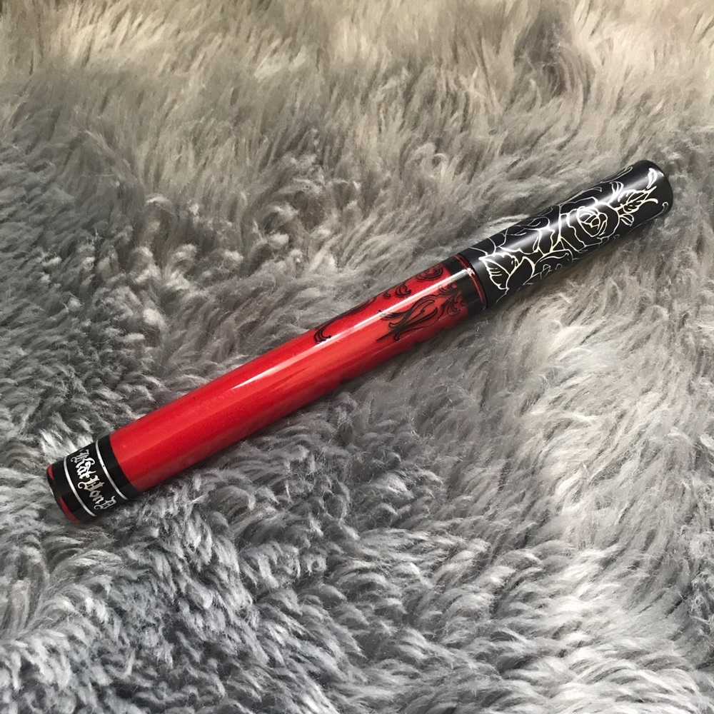 Kat Von D Everlasting Liquid Lipstick in Outlaw