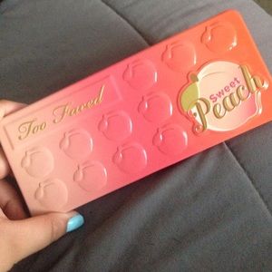 Too faced sweet peach palette