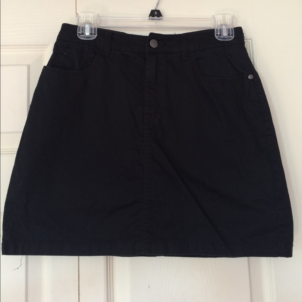 2p black skort