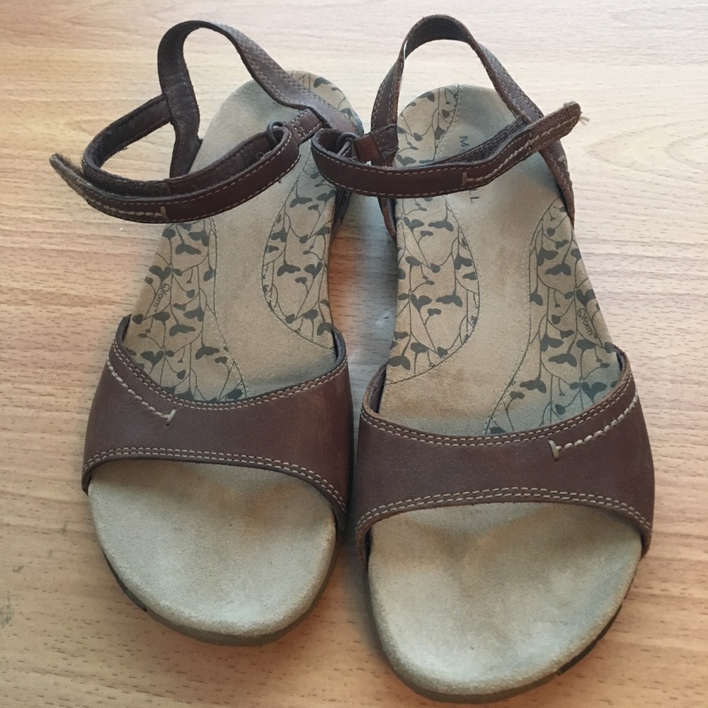 Merrell qform size 6 sandals